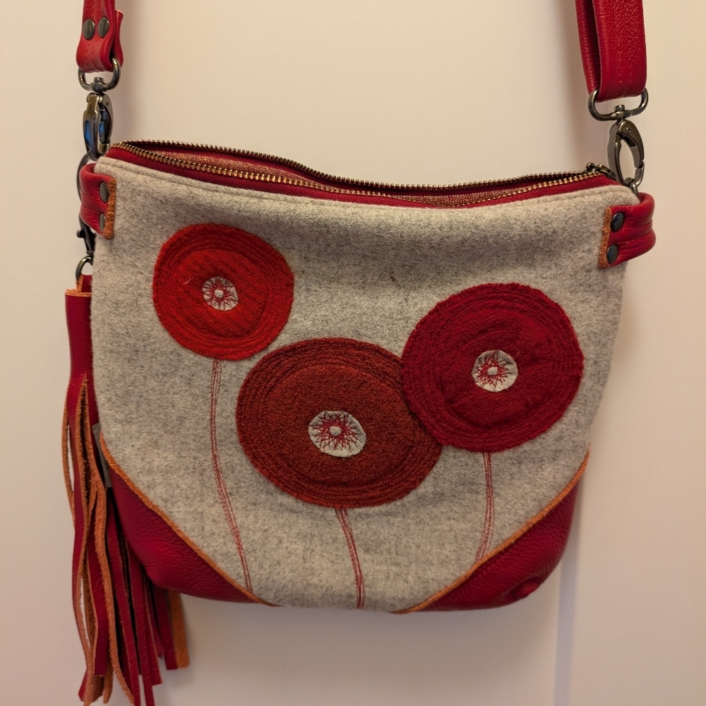 Elegant Floral Crossbody Bag in Red and Gray